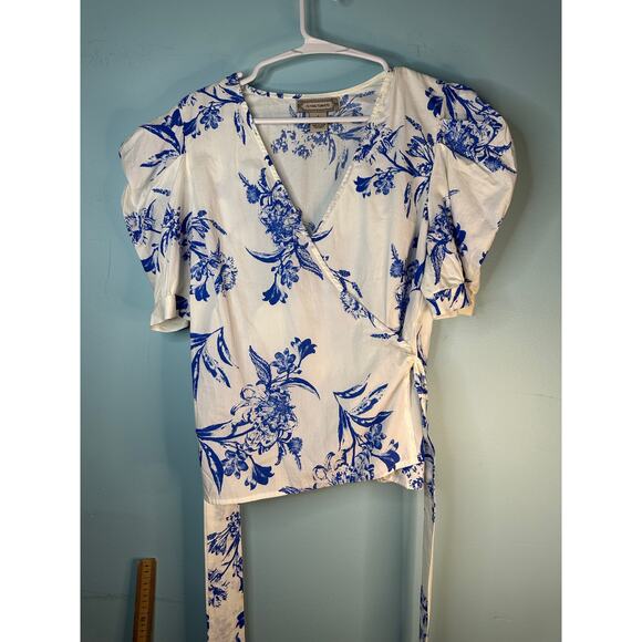 Flying Tomato wrap blouse  blue and white floral print puff sleeves size Large - Picture 2 of 9